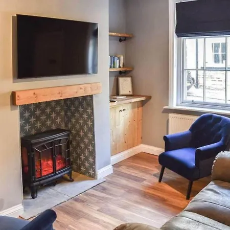Cosy 2 Bedroom Cottage In A World Heritage Village Shipley  Exterior photo